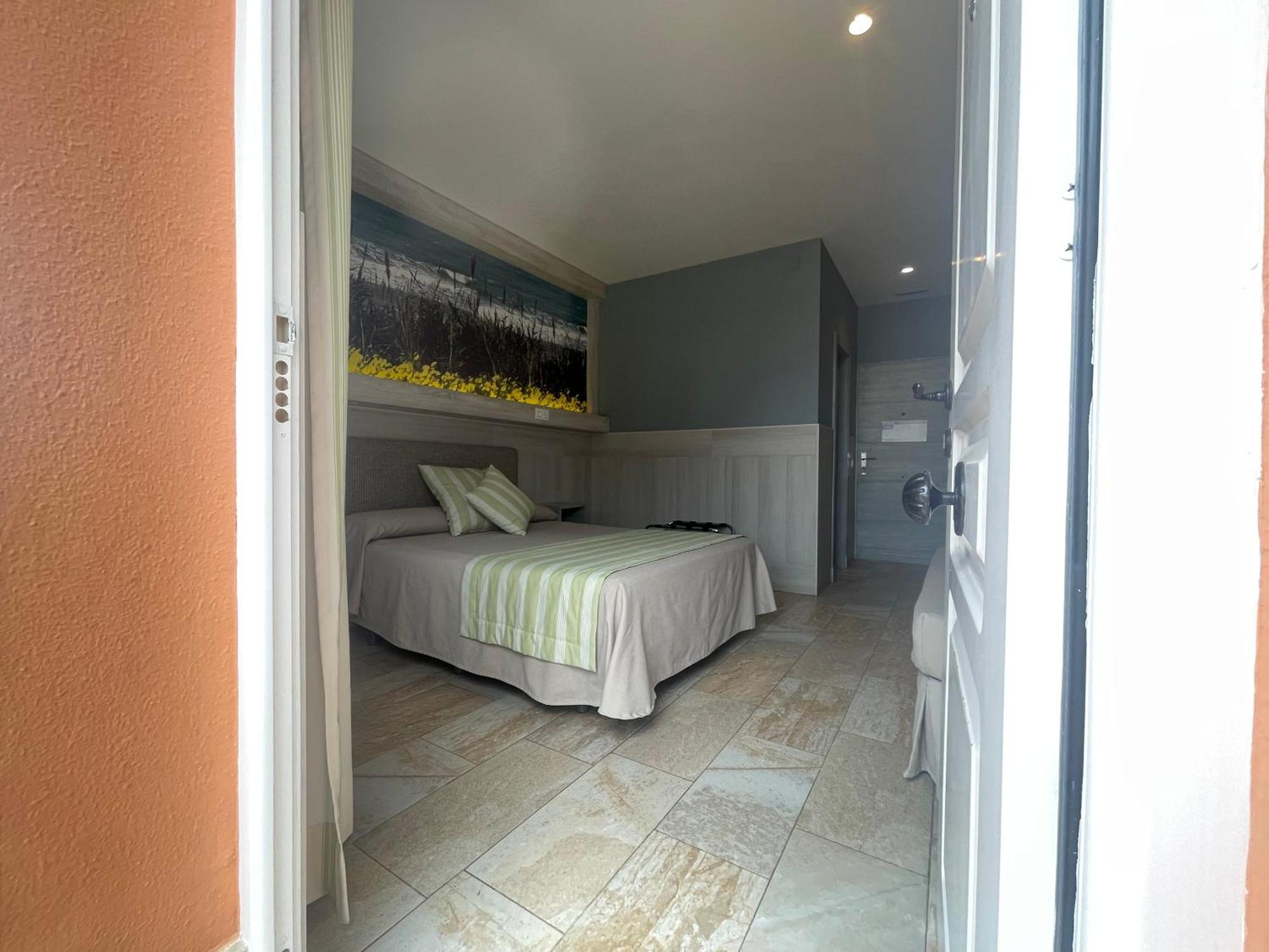 Hostal Noli Chiclana de la Frontera Exteriér fotografie